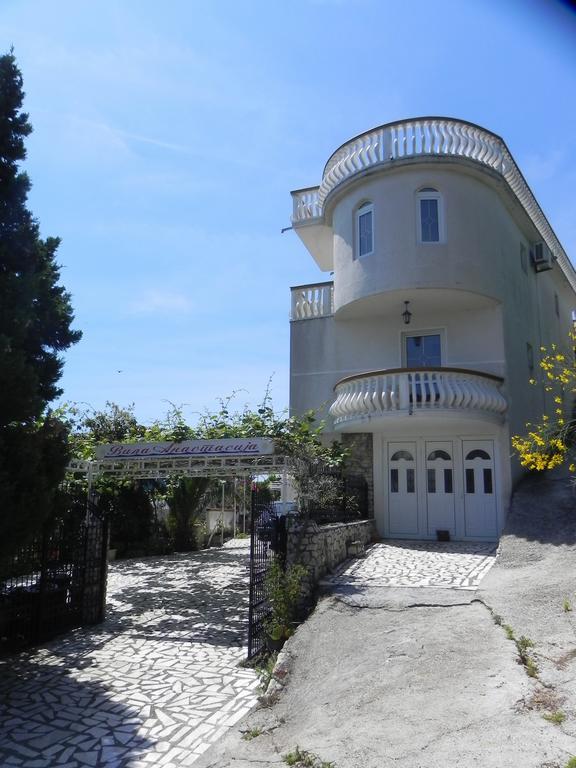 Apartments & Rooms Villa Anastasija อุลซิน ภายนอก รูปภาพ